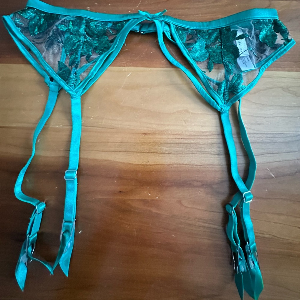 Fleur Du Mal Allover Foil Embroidery bra and garter belt - Picture 6 of 8